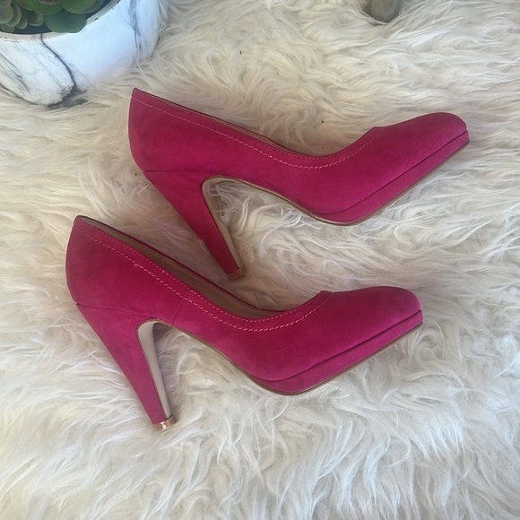 Soho Collection Women’s Classic Heels Hot Pink Pump Size EU 38 - Picture 4 of 15